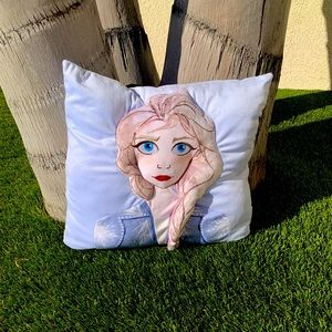 Frozen Elsa pillow!